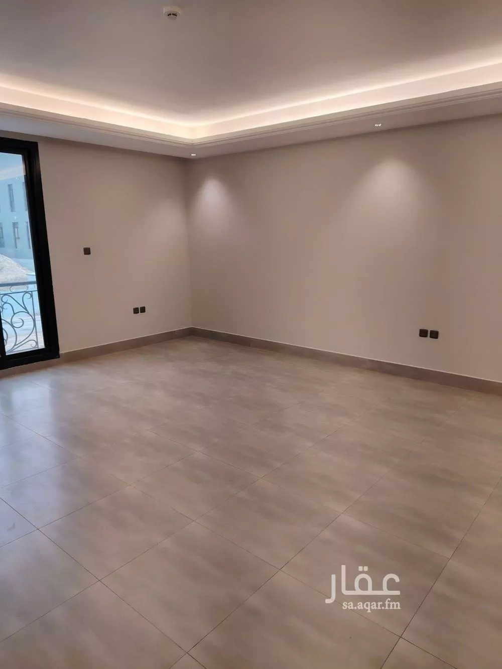 شقة 3 غرف في الملقا 6