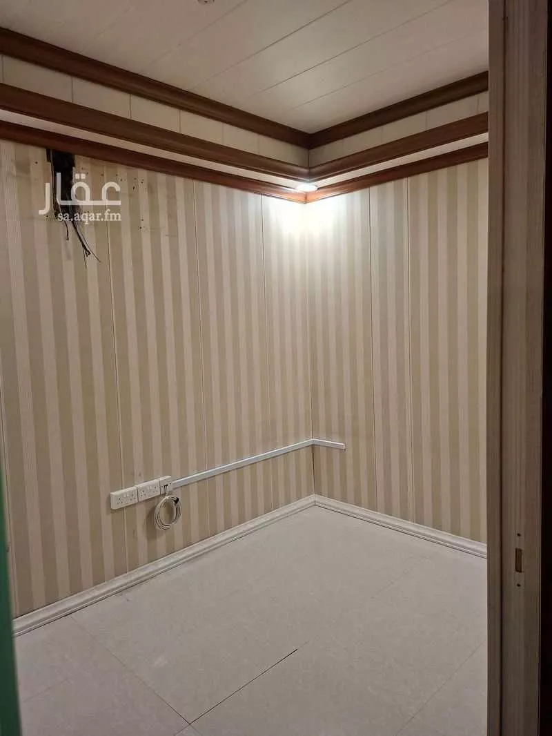 محل 180 م² في النرجس 14