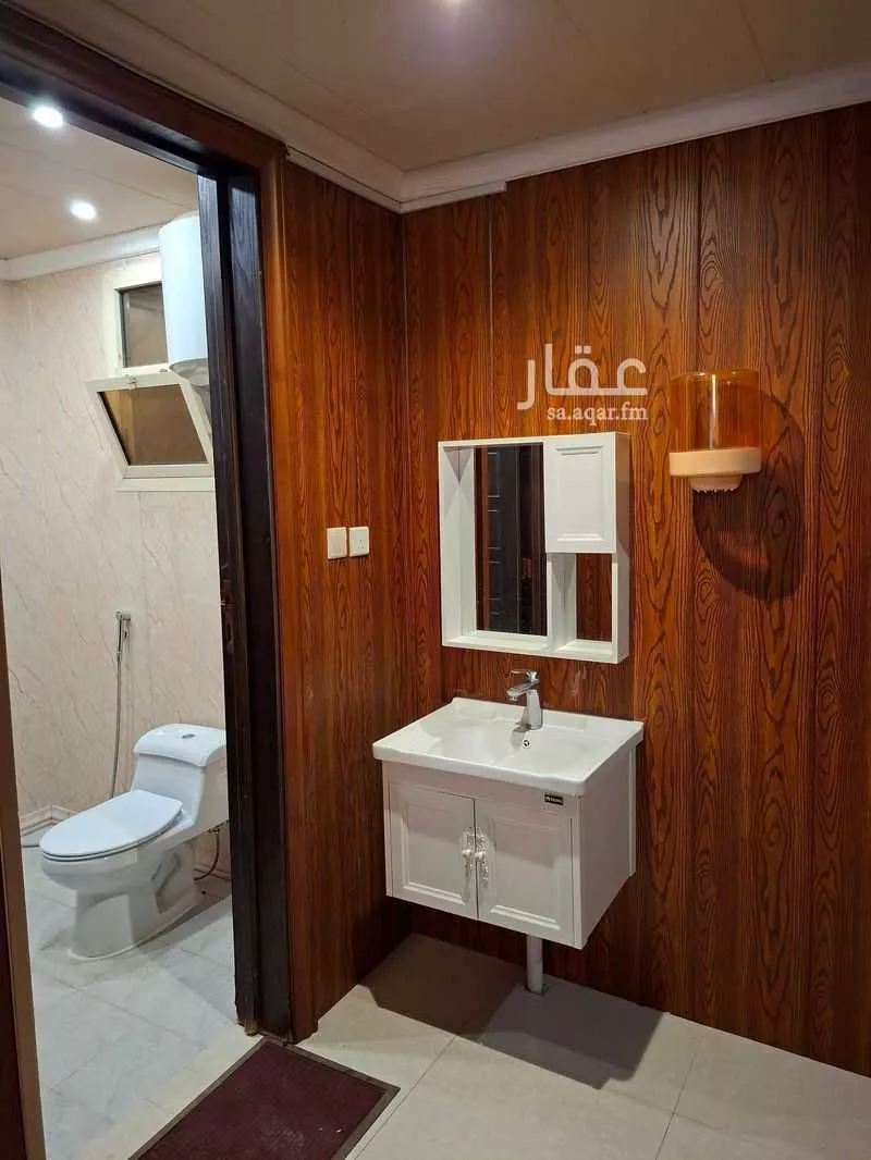 محل 180 م² في النرجس 6