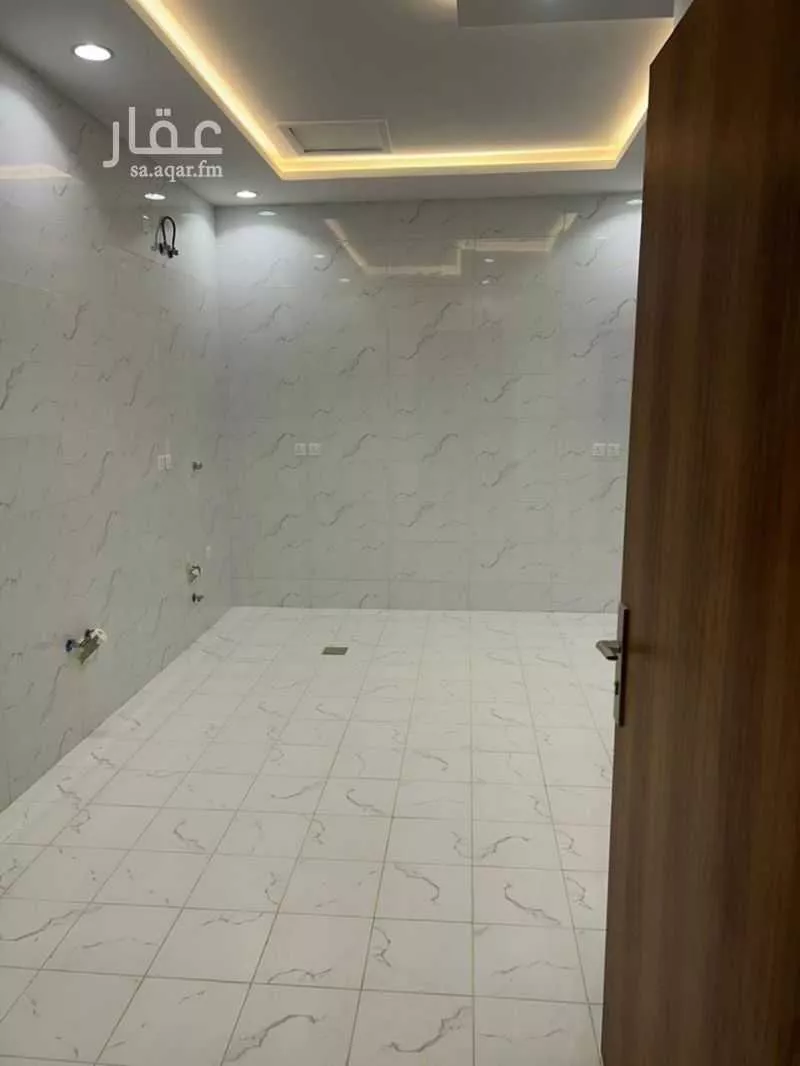 شقة 6 غرف في طيبة 10