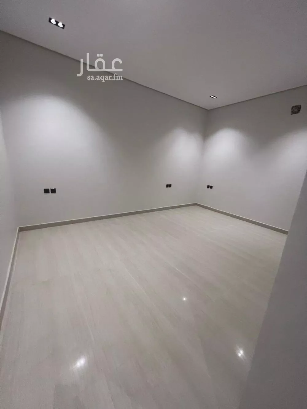 دور 5 غرف في السعادة 7