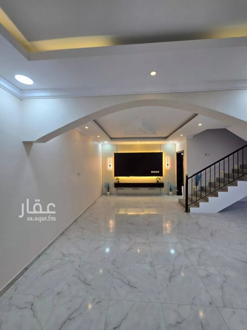 6 bedroom villa in Dahiat King Fahd 11