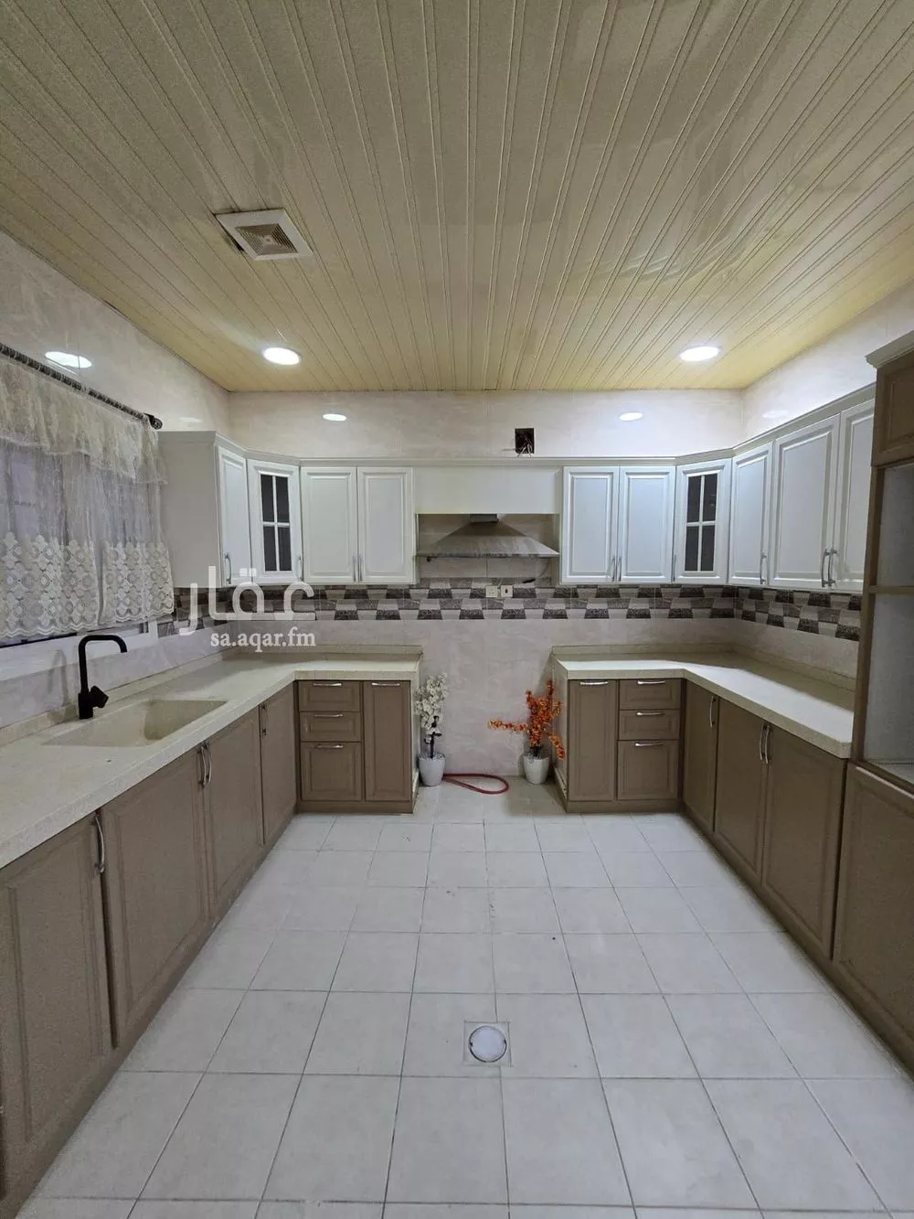 6 bedroom villa in Dahiat King Fahd 13