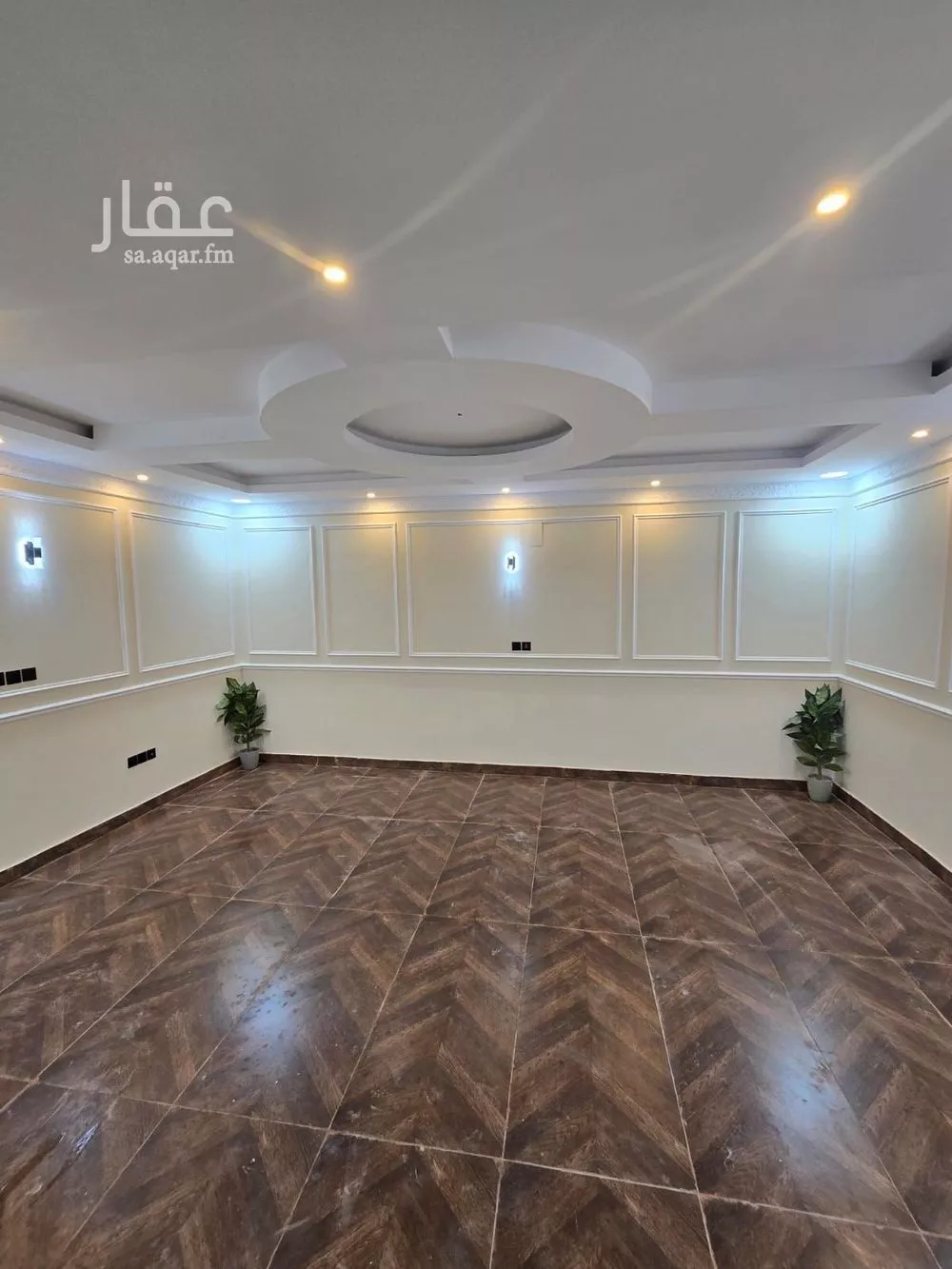 فيلا 8 غرف في ضاحية الملك فهد 11