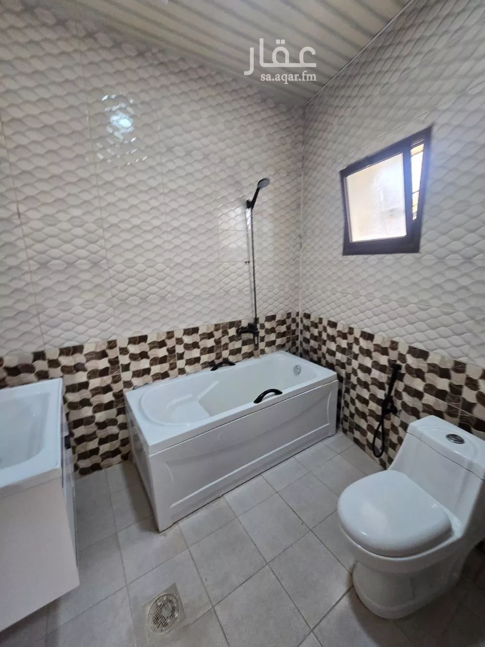 فيلا 8 غرف في ضاحية الملك فهد 17