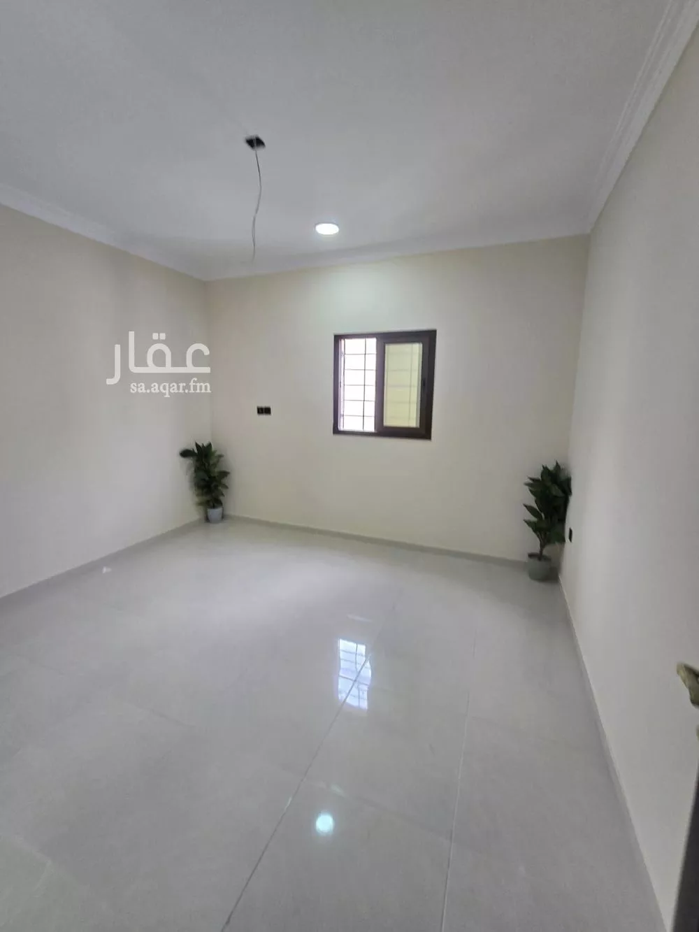 فيلا 8 غرف في ضاحية الملك فهد 9