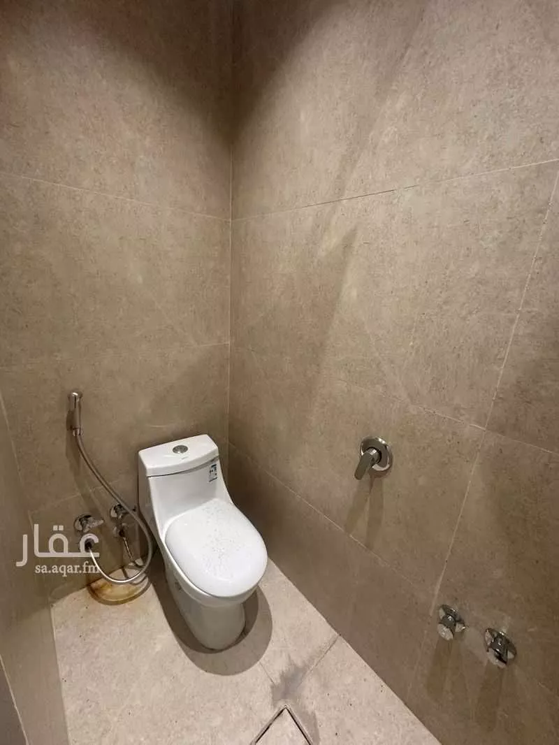 شقة 5 غرف في الحمرا 11