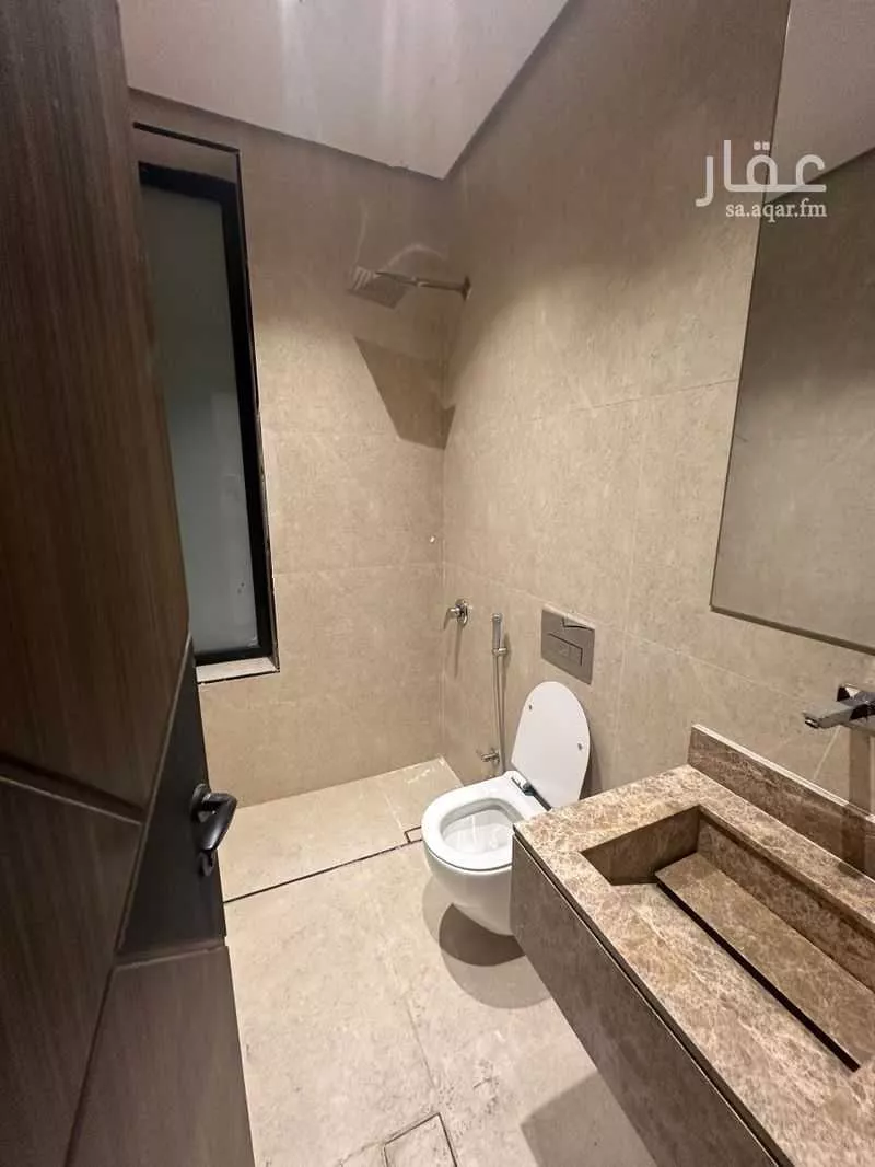 شقة 5 غرف في الحمرا 15