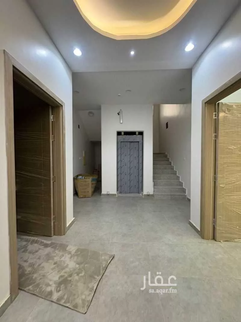405 sqm building in Al Aridh 14