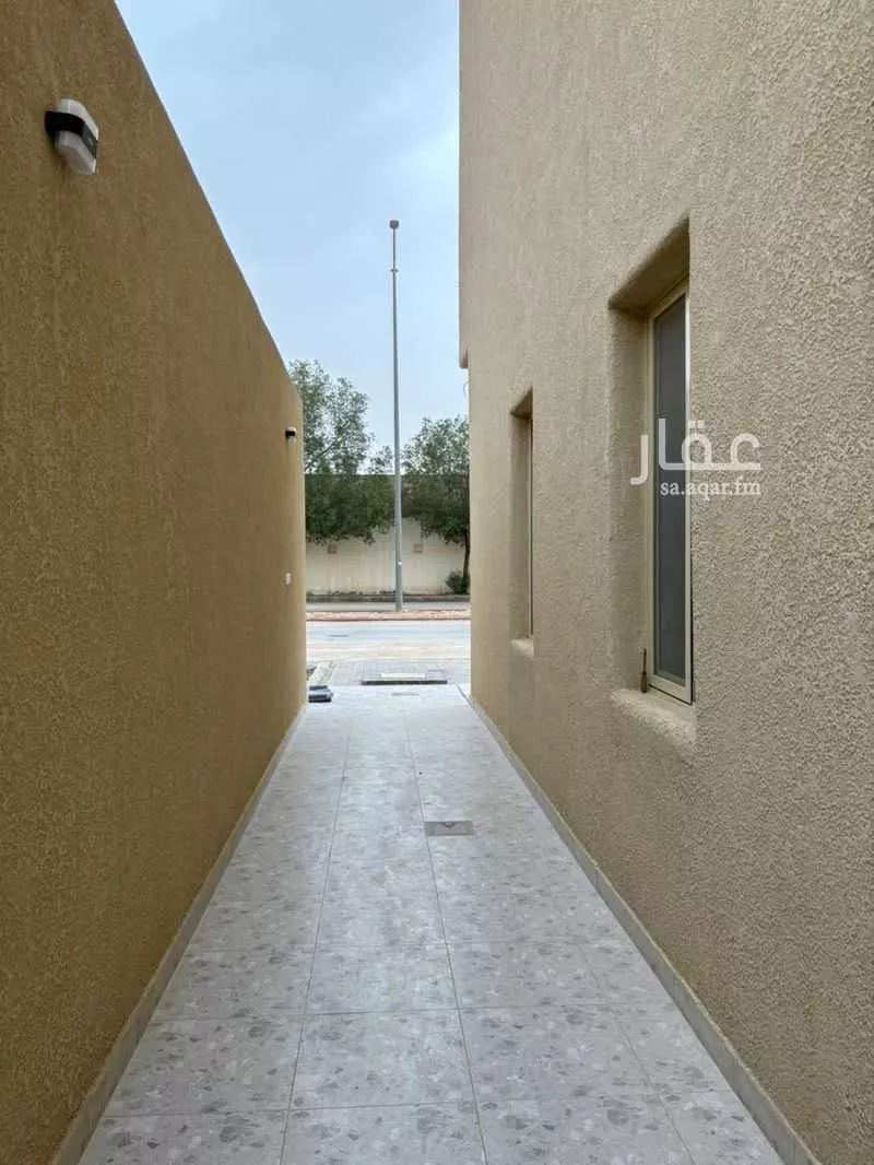405 sqm building in Al Aridh 6