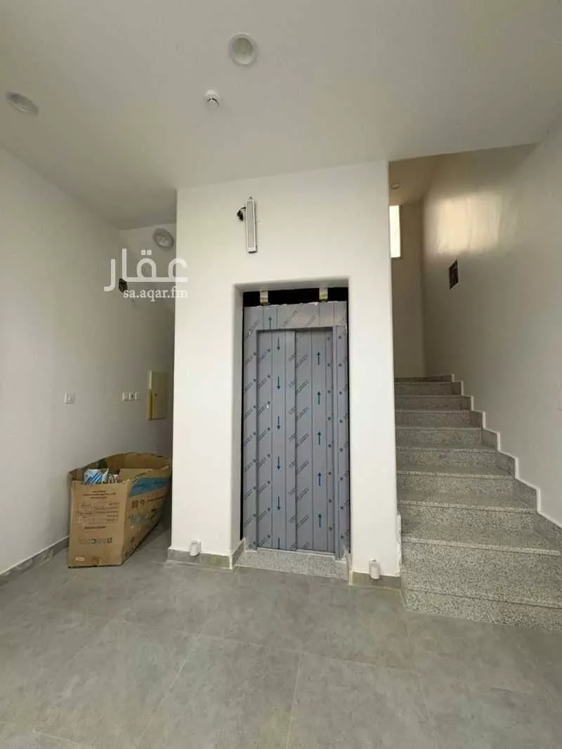 405 sqm building in Al Aridh 10