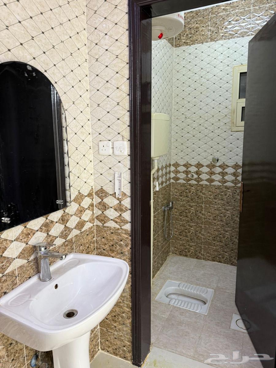 شقة 4 غرف في طويق 11