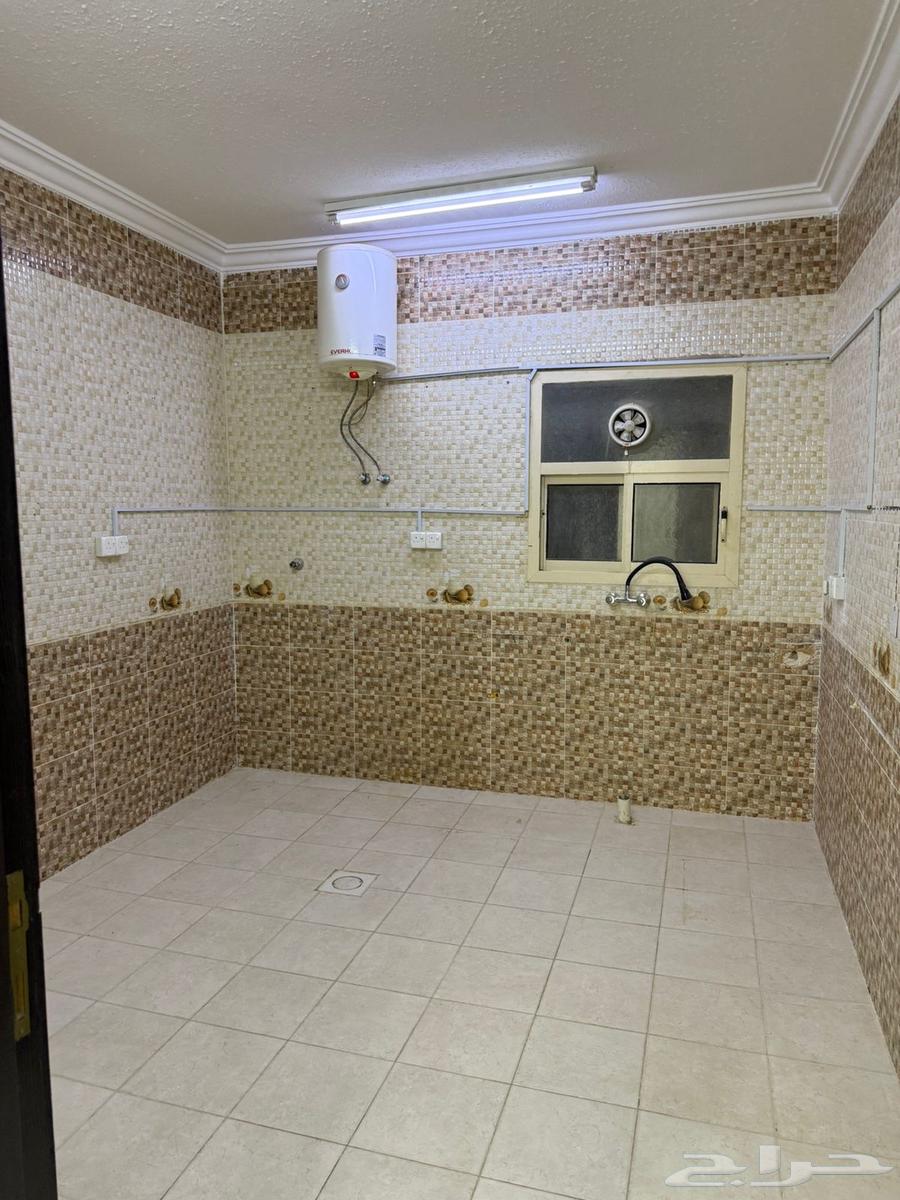 شقة 4 غرف في طويق 3