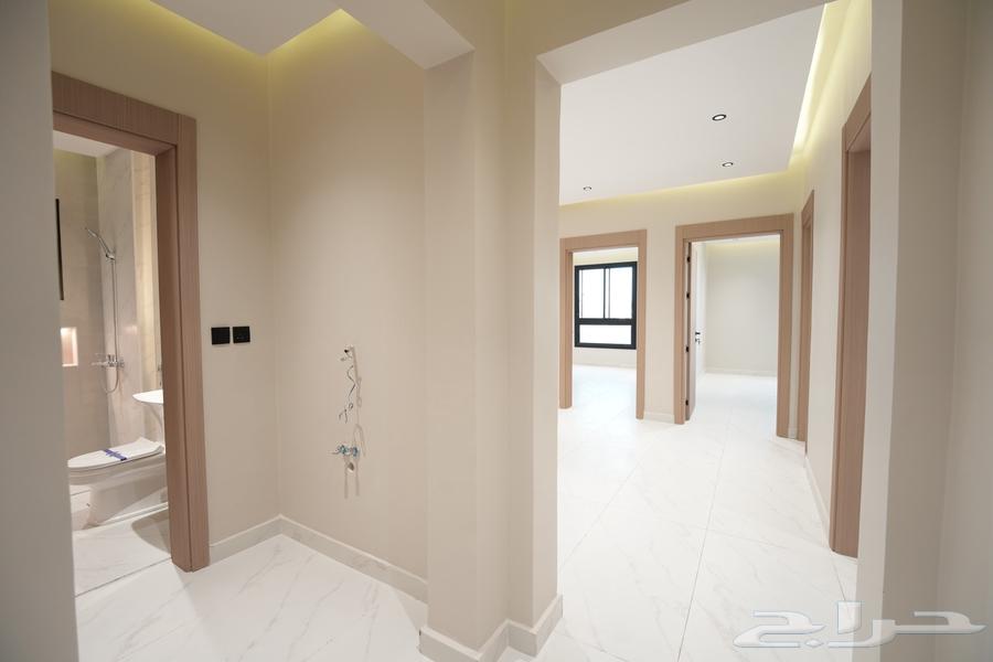 شقة 3 غرف في العزيزية 8