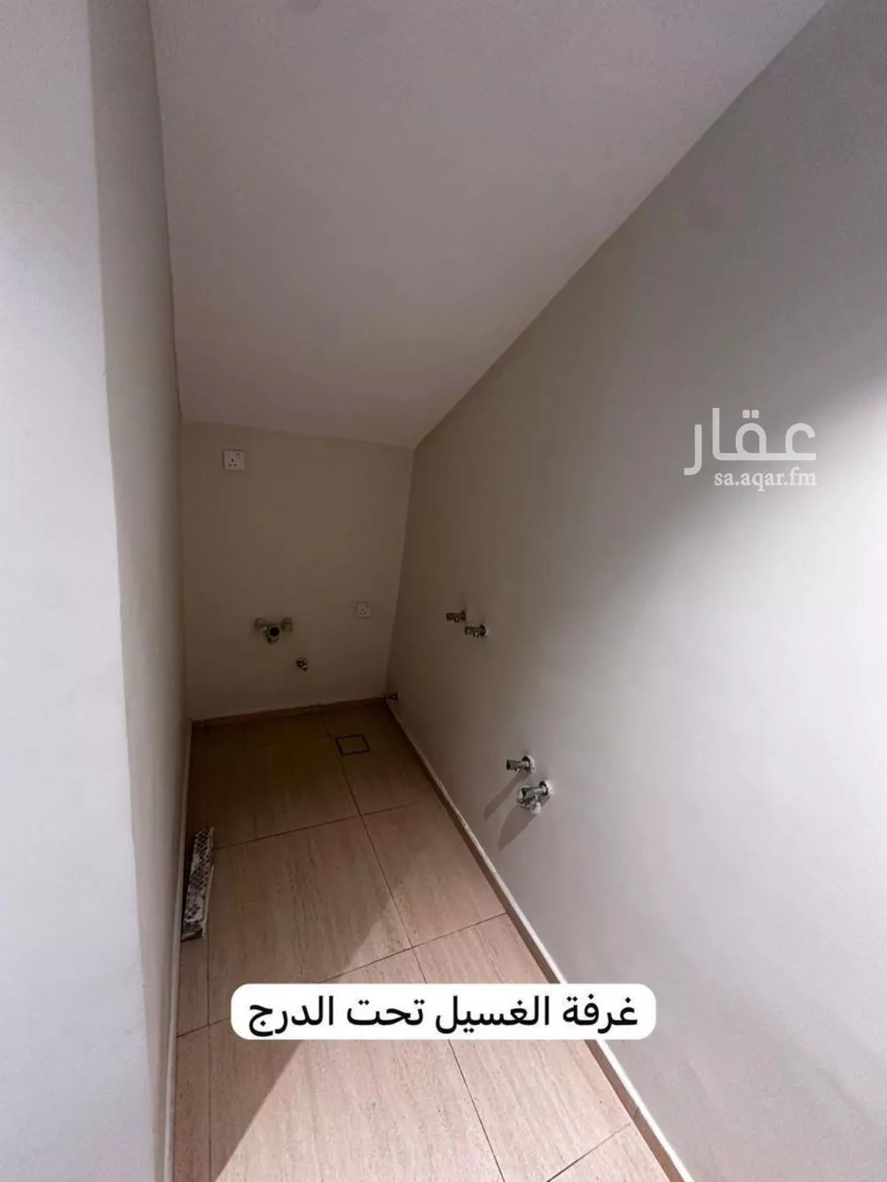 فيلا 6 غرف في العارض 21