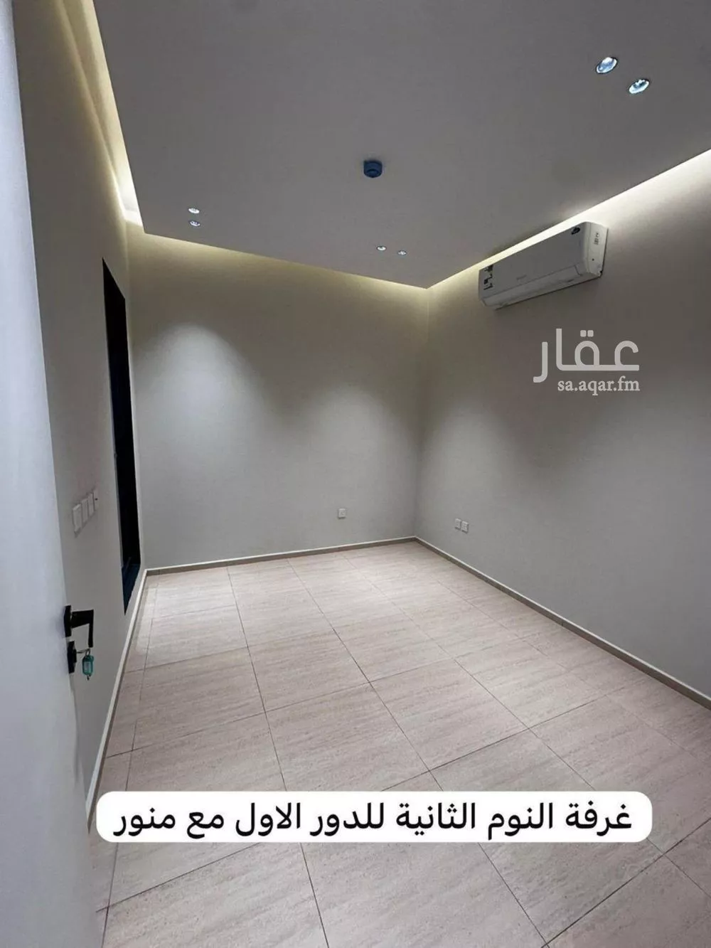 فيلا 6 غرف في العارض 10