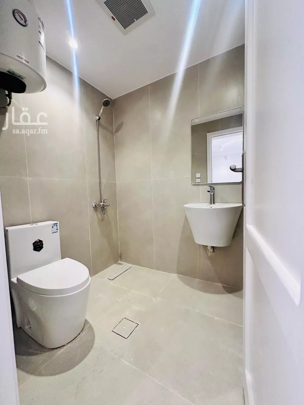 شقة 3 غرف في الروضة 3