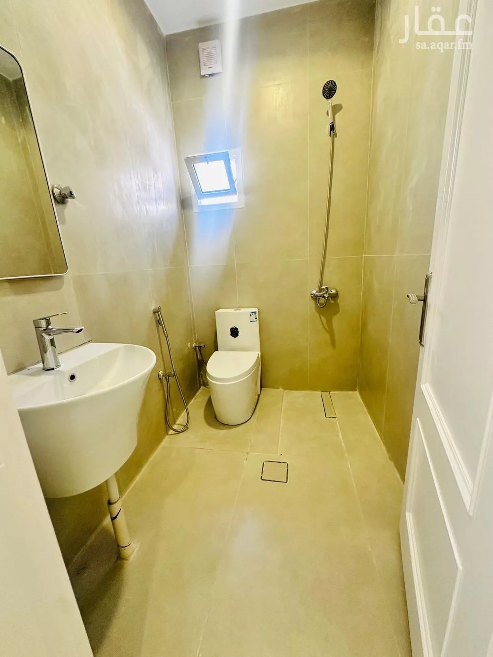 شقة 3 غرف في الروضة 6