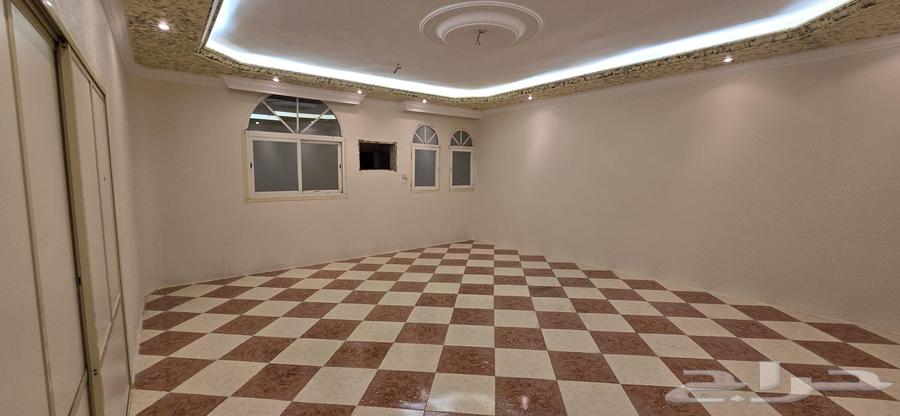 شقة 4 غرف في بطحاء قريش 13