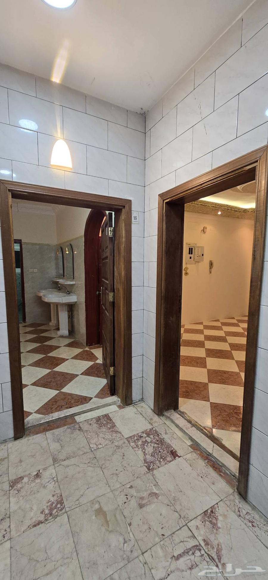 شقة 4 غرف في بطحاء قريش 15