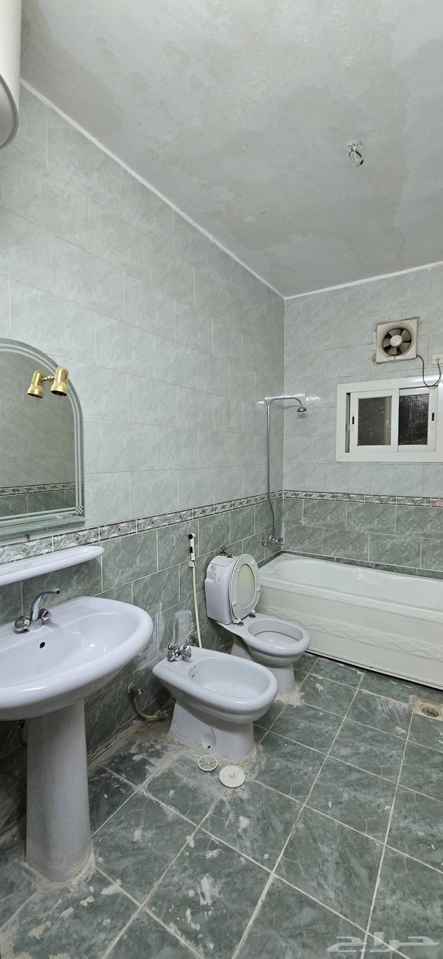 شقة 4 غرف في بطحاء قريش 6