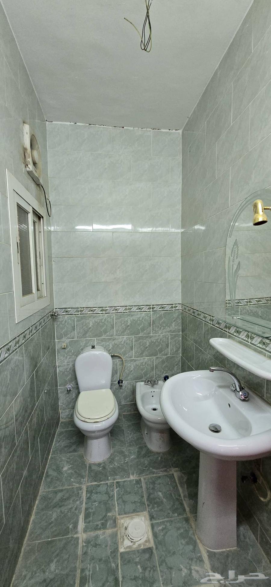 شقة 4 غرف في بطحاء قريش 8