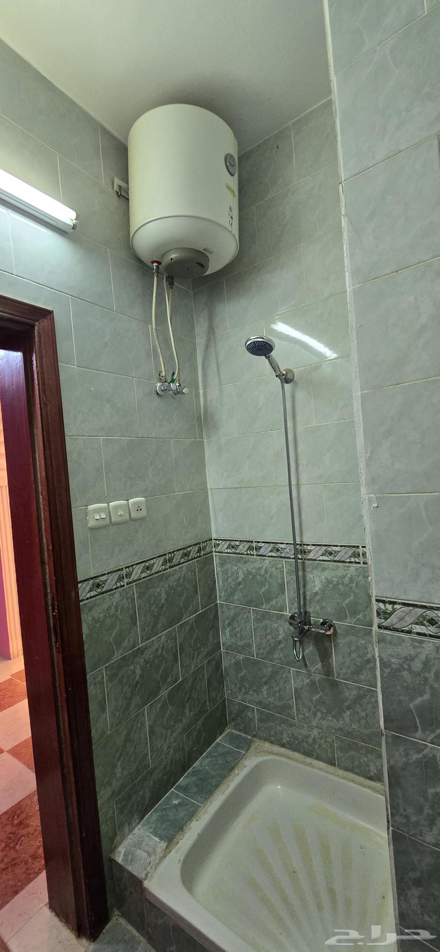 شقة 4 غرف في بطحاء قريش 9