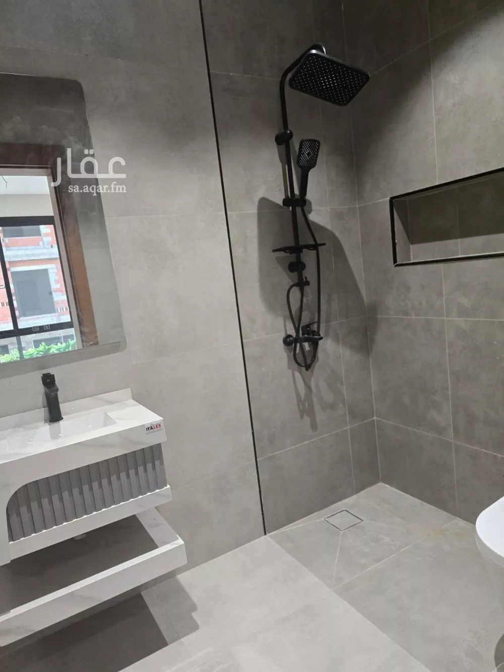 شقة 4 غرف في النعيم 7