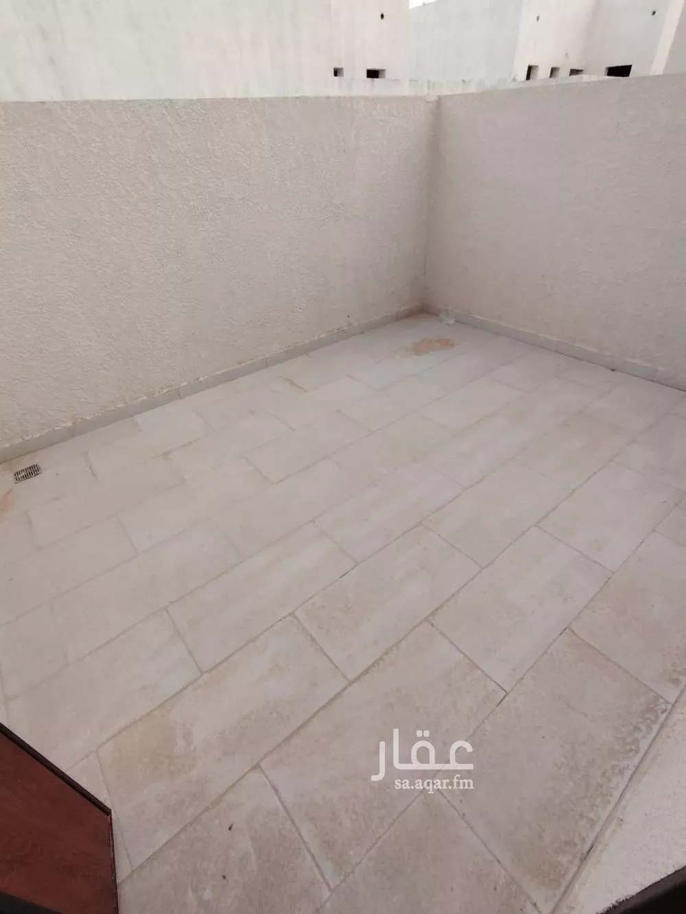 شقة 3 غرف في الرمال 10