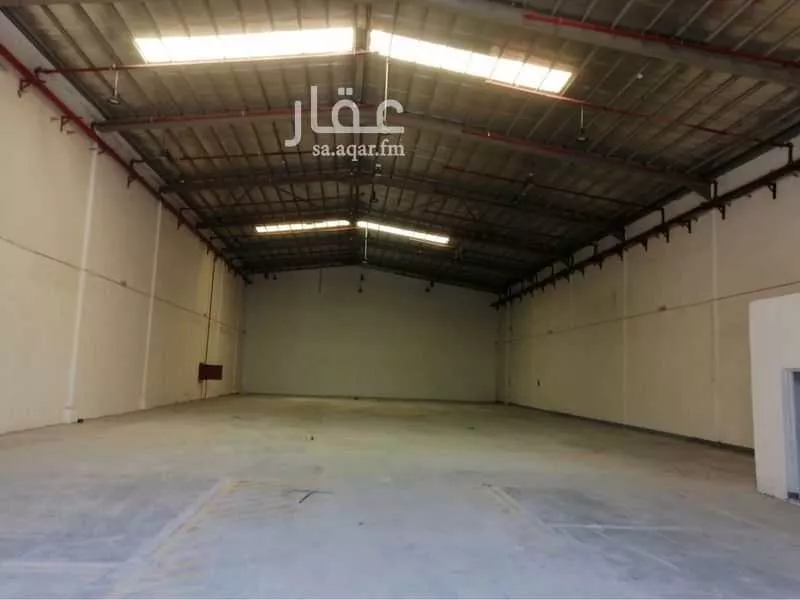 مستودع 10024 م² في المشاعل 5