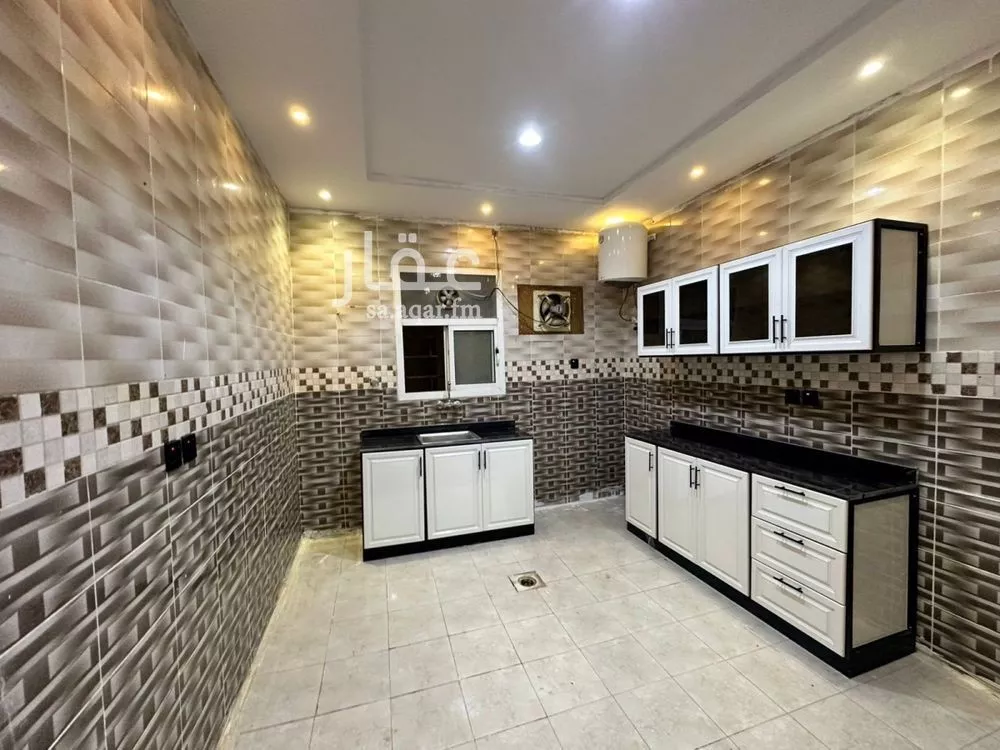 3 bedroom floor in Al Rimal 5