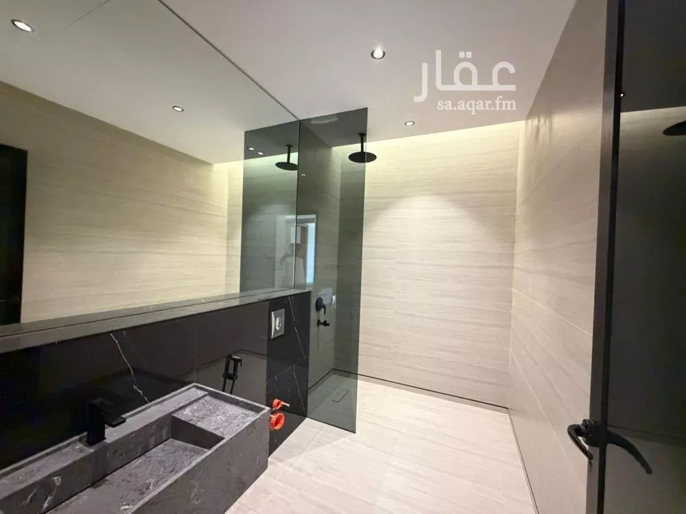 فيلا 7 غرف في العارض 12