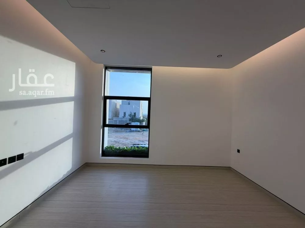 فيلا 7 غرف في العارض 18