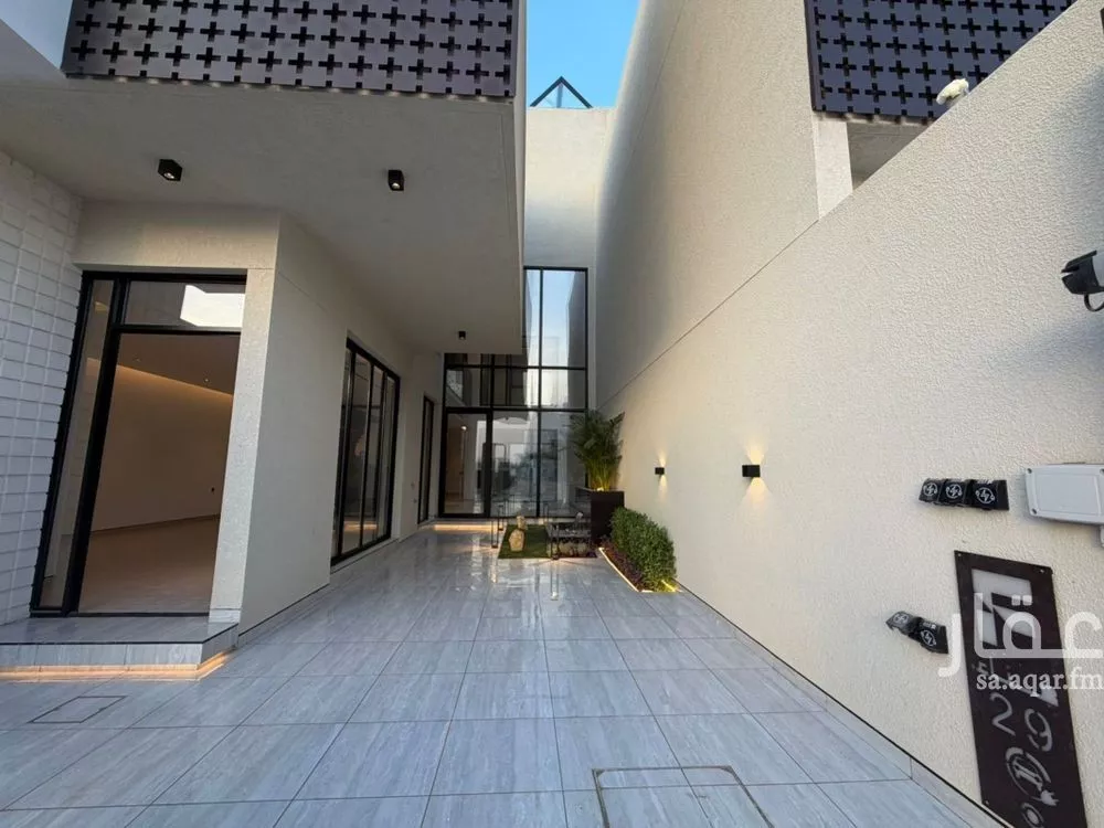 فيلا 7 غرف في العارض 20