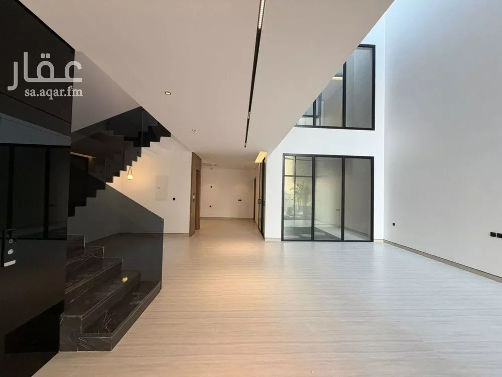 فيلا 7 غرف في العارض 8