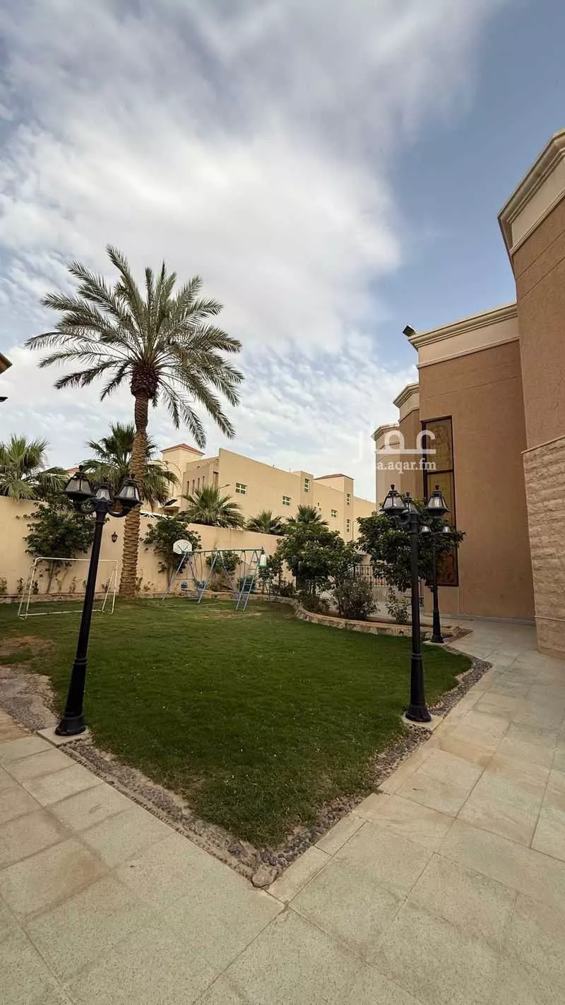 فيلا 7 غرف في التعاون 8