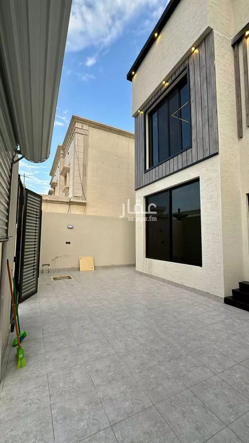 فيلا 7 غرف في الشراع 10