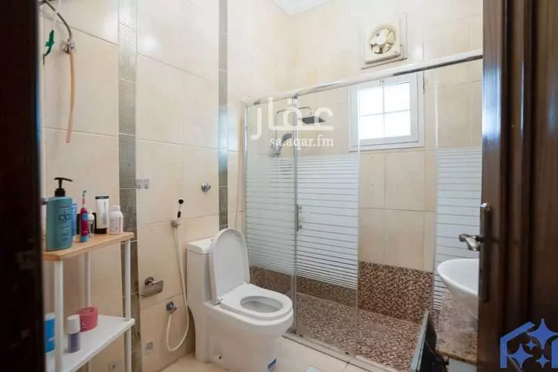 فيلا 8 غرف في البساتين 22