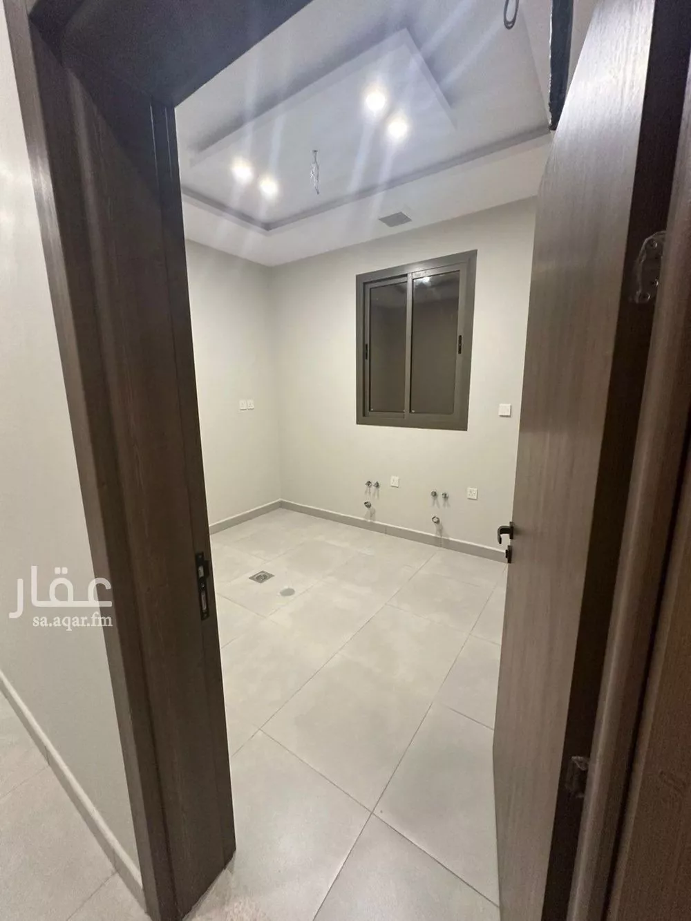 شقة 5 غرف في طيبة 10