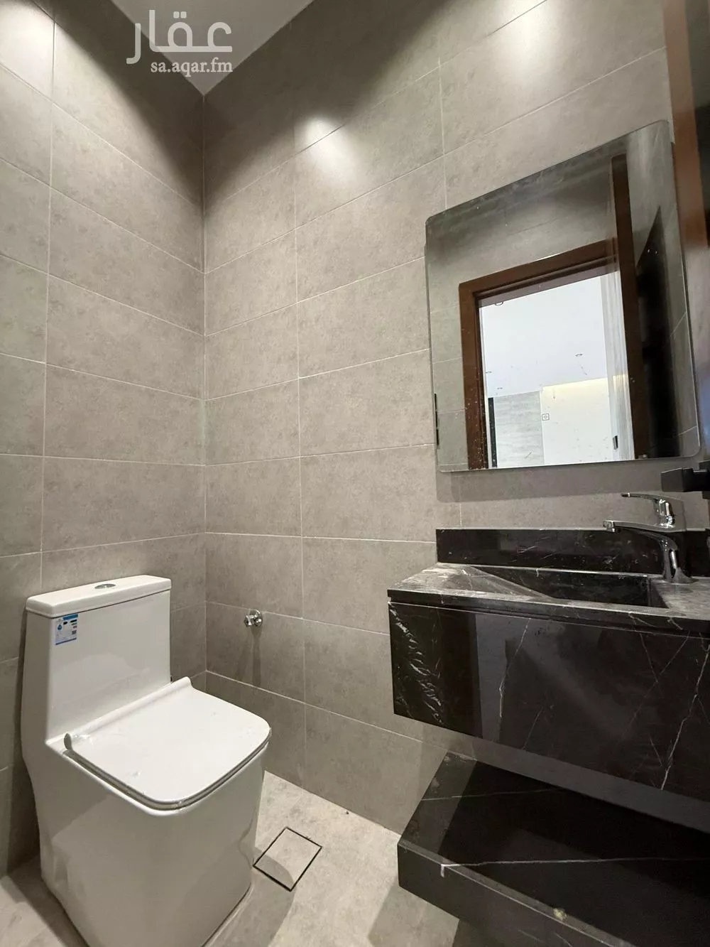 شقة 4 غرف في الروضة 5