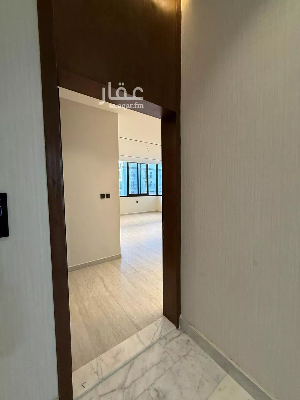 شقة 4 غرف في الروضة 6