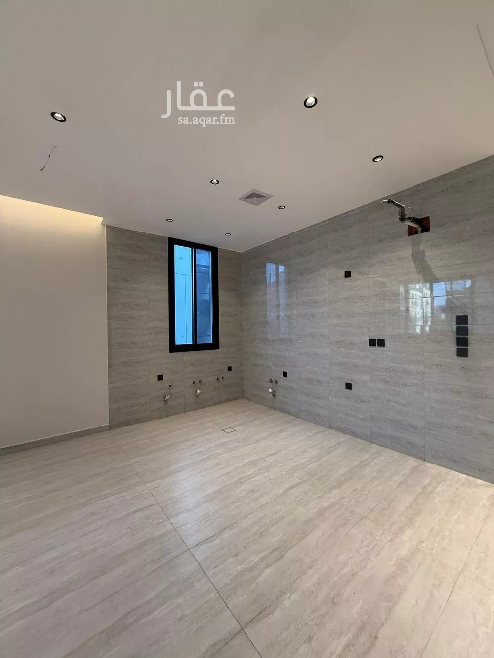 شقة 4 غرف في الروضة 8