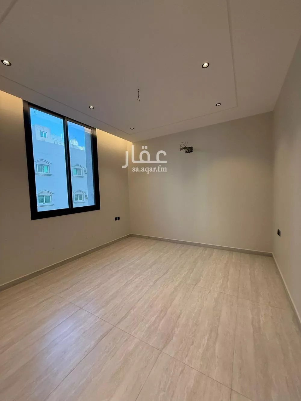 شقة 4 غرف في الروضة 10