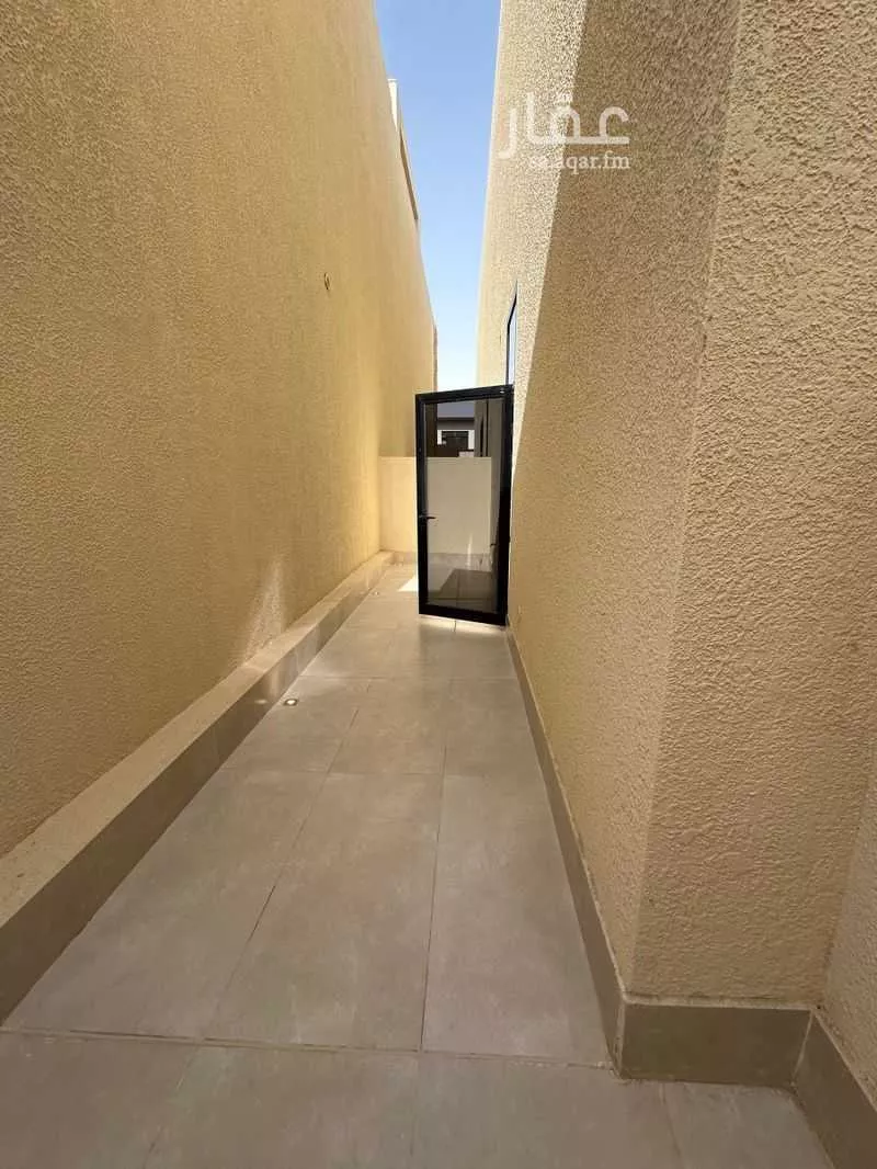 3 bedroom floor in Al Malqa 20