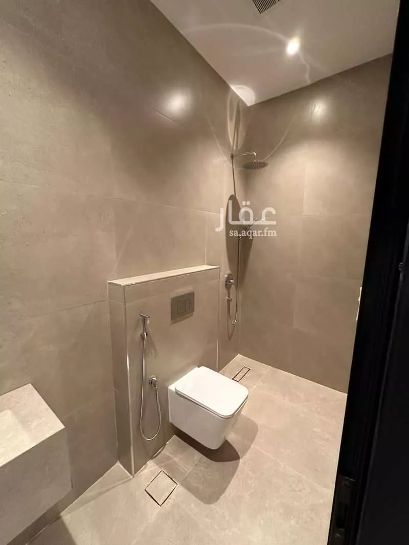 3 bedroom floor in Al Malqa 28