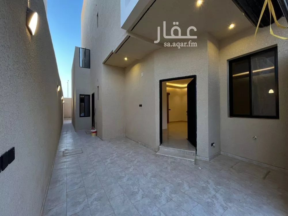 5 bedroom villa in Al Mahdiyyah 4