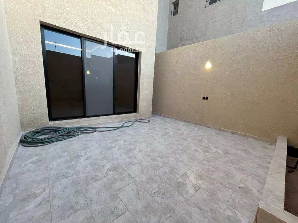 فيلا 4 غرف في المهدية 5