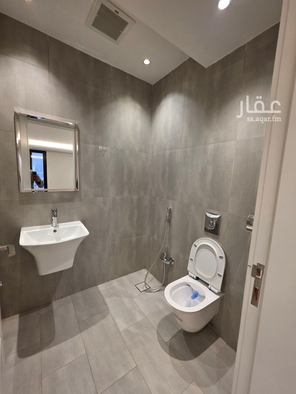 3 bedroom apartment in Al Malqa 12