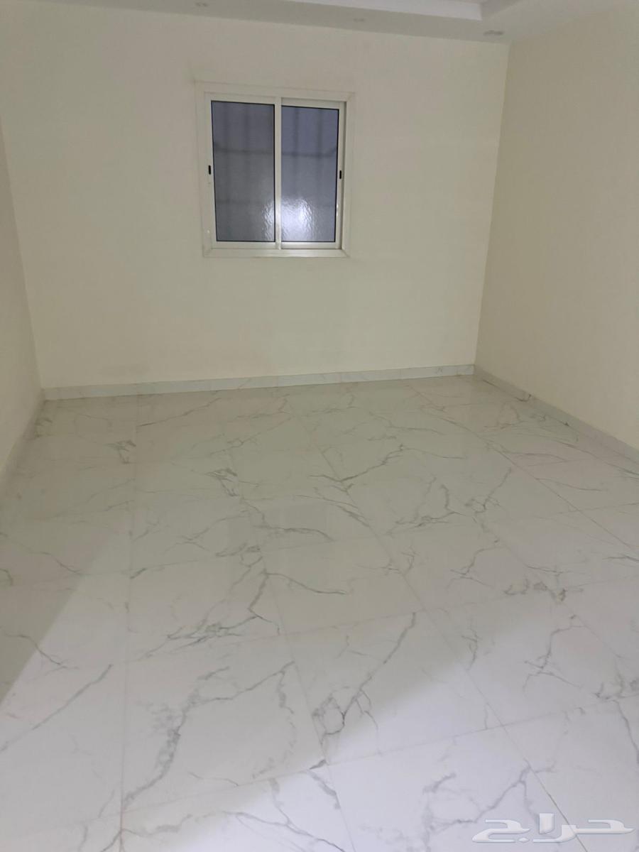 فيلا 5 غرف في الخليج 2