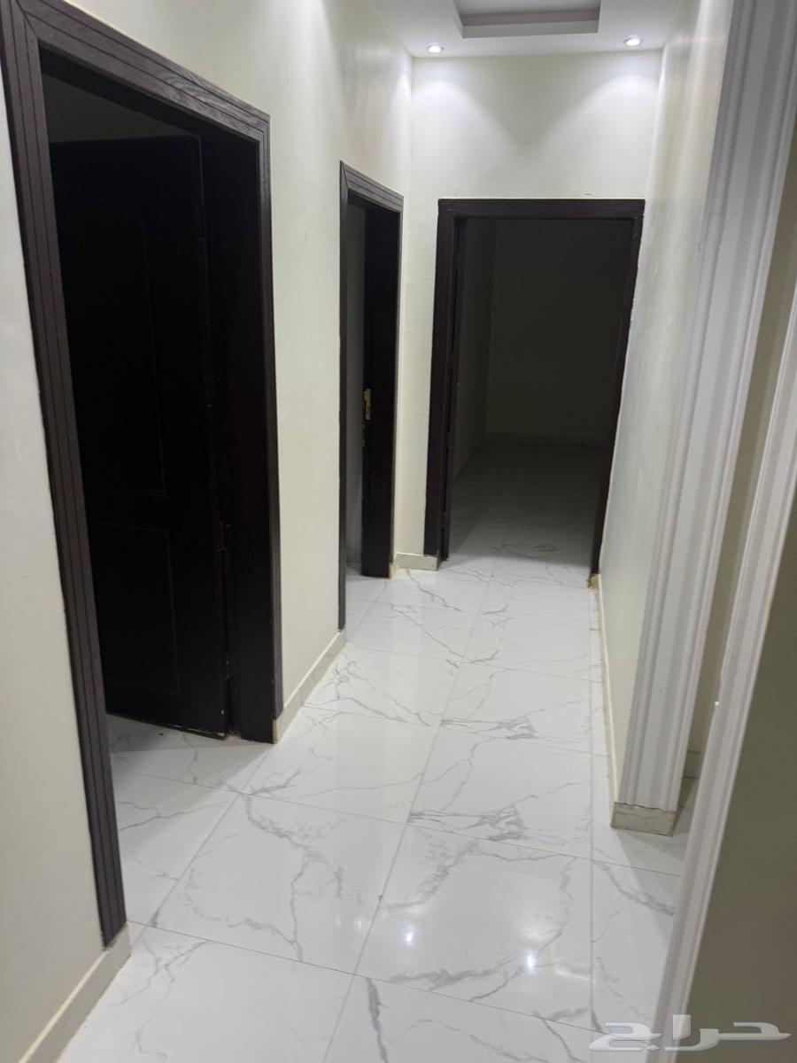 فيلا 5 غرف في الخليج 4